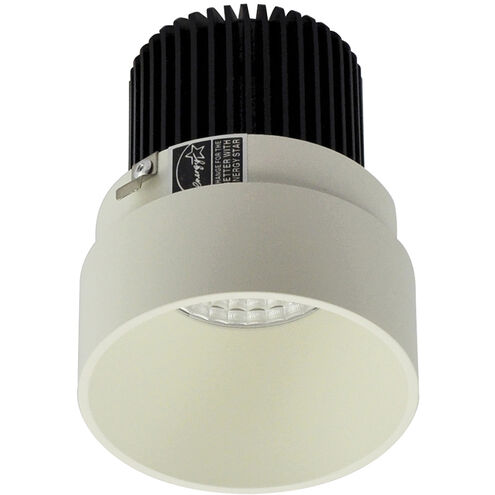Iolite White with White Recessed Light in 800, Comfort Dim, Round Trimless Reflector